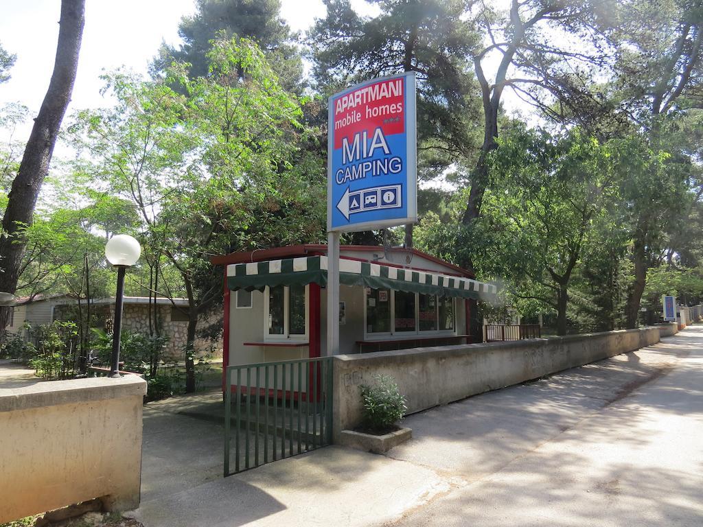 Camping Mia Bungalow & Mobile Home Biograd Na Moru Exterior foto